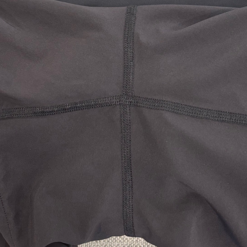 (SOLD) Lululemon Run Times Shorts II 4" Size 12 In Black - Picture 6 of 8